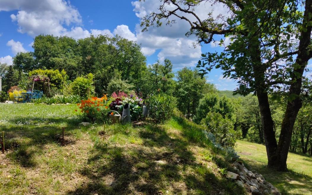 Le Colombie Gouleme Bed & Breakfast Concores Exterior photo