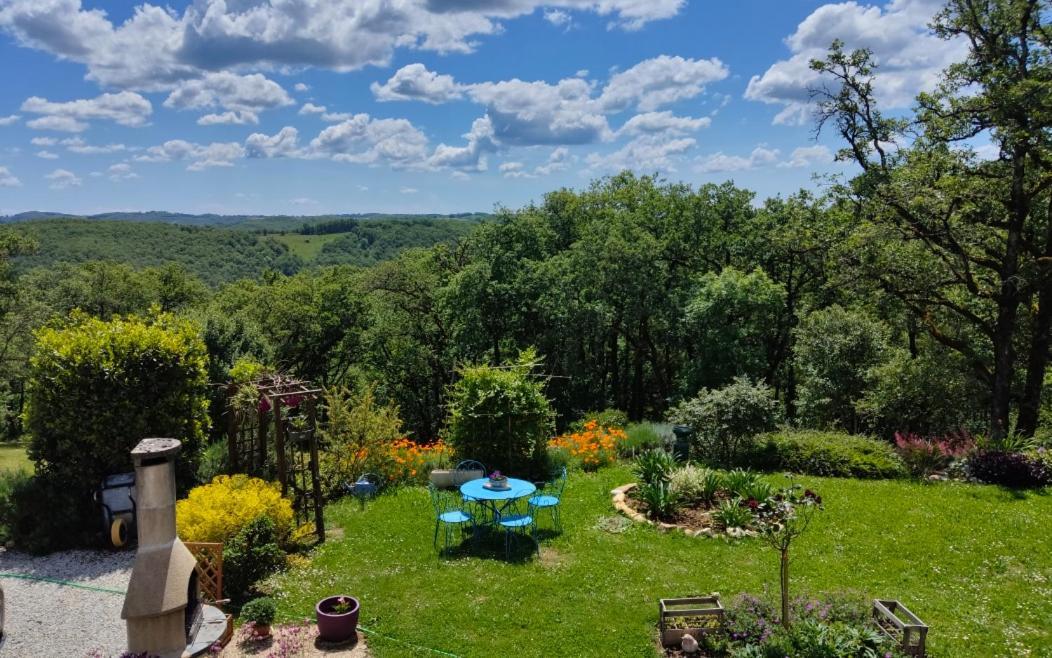 Le Colombie Gouleme Bed & Breakfast Concores Exterior photo